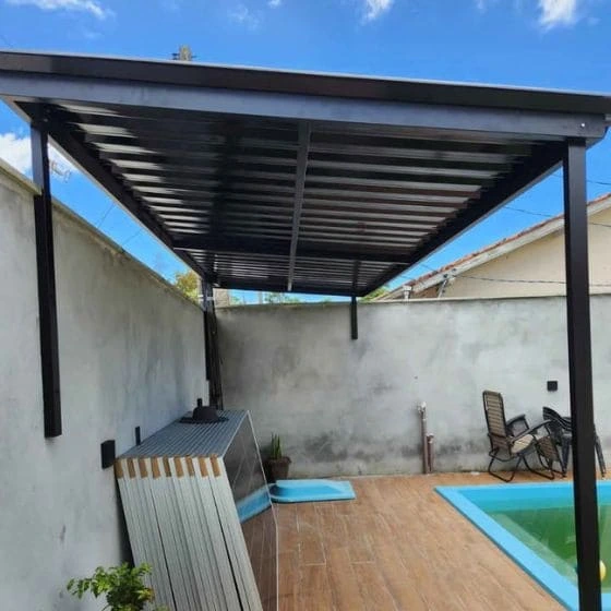 Cobertura de Telha Metálica Simples em Valinhos SP — Instalação em estacionamento