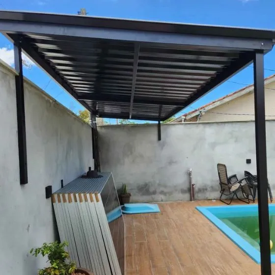 Cobertura de Telha Sanduíche em Valinhos SP — Cobertura em passagem coberta entre ambientes