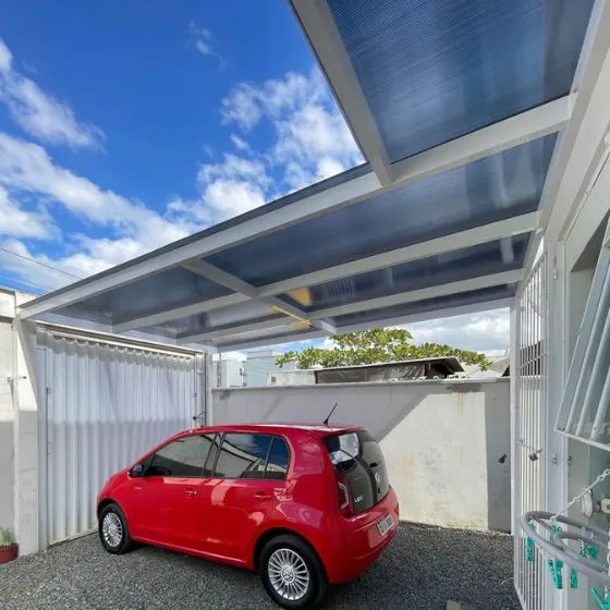 Pergolado de Alumínio com Policarbonato em Valinhos SP — Instalação em garagem residencial