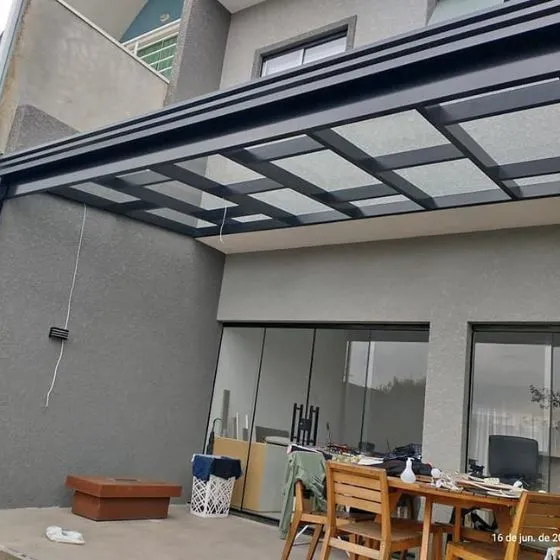 Pergolado de Alumínio com Policarbonato em Valinhos SP — Cobertura com estrutura metálica reforçada
