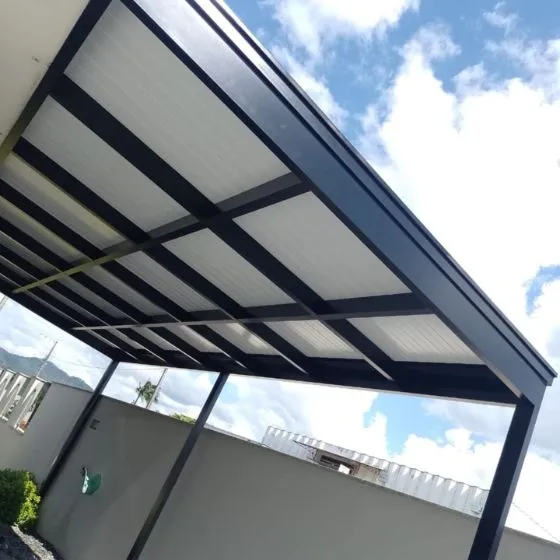 Pergotelha em Valinhos SP — Cobertura com estrutura metálica reforçada