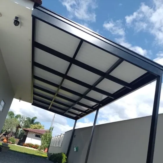 Pergotelha em Valinhos SP — Cobertura com calha lateral para escoamento