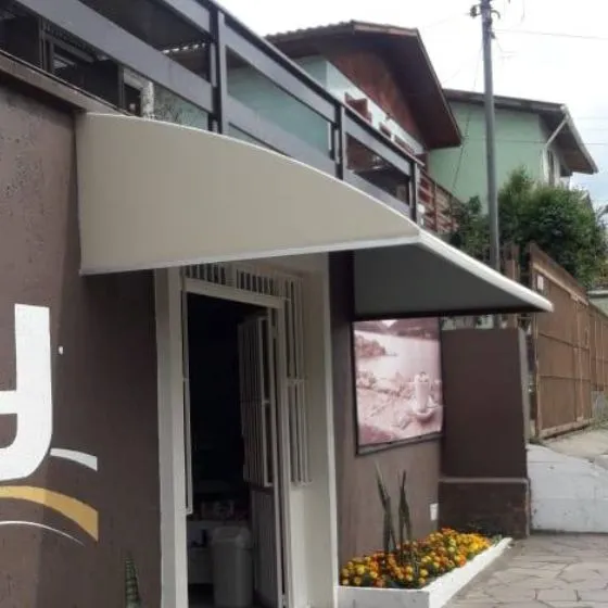 Reforma de Toldos e Coberturas em Valinhos SP — Instalação em garagem residencial