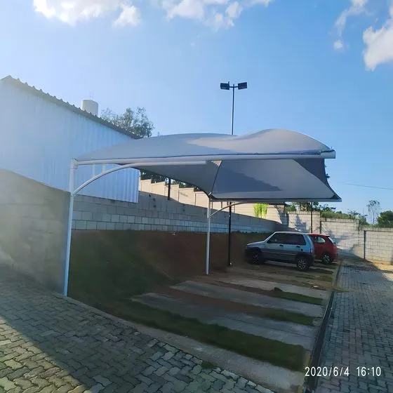 Sombreadores para Veículos em Valinhos SP — Instalação em fachada comercial