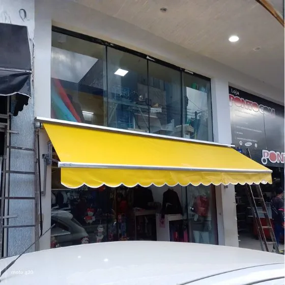 Toldo Cortina com Braços Laterais em Valinhos SP — Cobertura em quintal residencial coberto