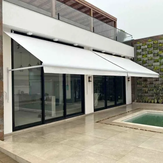 Toldo Cortina com Braços Laterais em Valinhos SP — Instalação em estacionamento