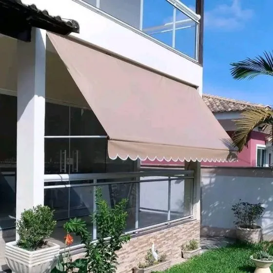 Toldo Cortina com Braços Laterais em Valinhos SP — Cobertura com calha lateral para escoamento