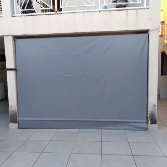 Toldo Cortina Fechamento Vertical em Valinhos SP — Instalação em fachada comercial