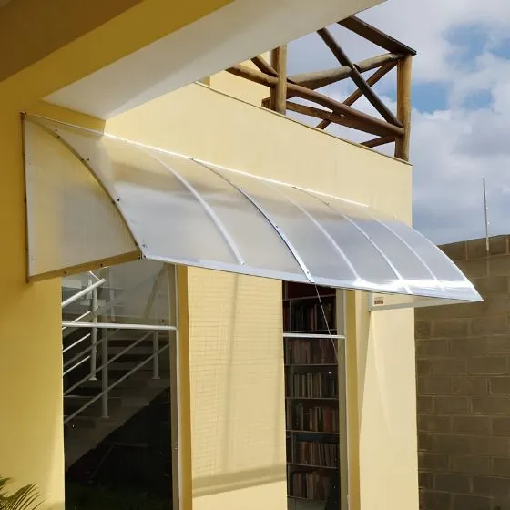 Toldo Policarbonato Alveolar em Valinhos SP — Instalação em garagem residencial