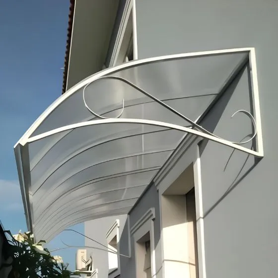 Toldo Policarbonato Alveolar em Valinhos SP — Cobertura com estrutura metálica reforçada